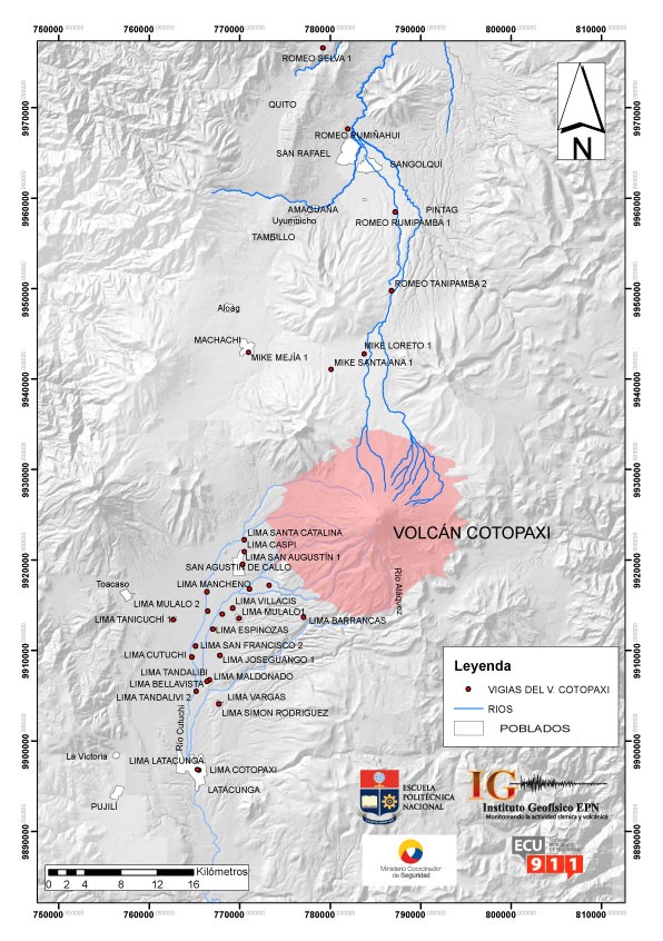 Entrega de material informativo sobre el volcán Cotopaxi