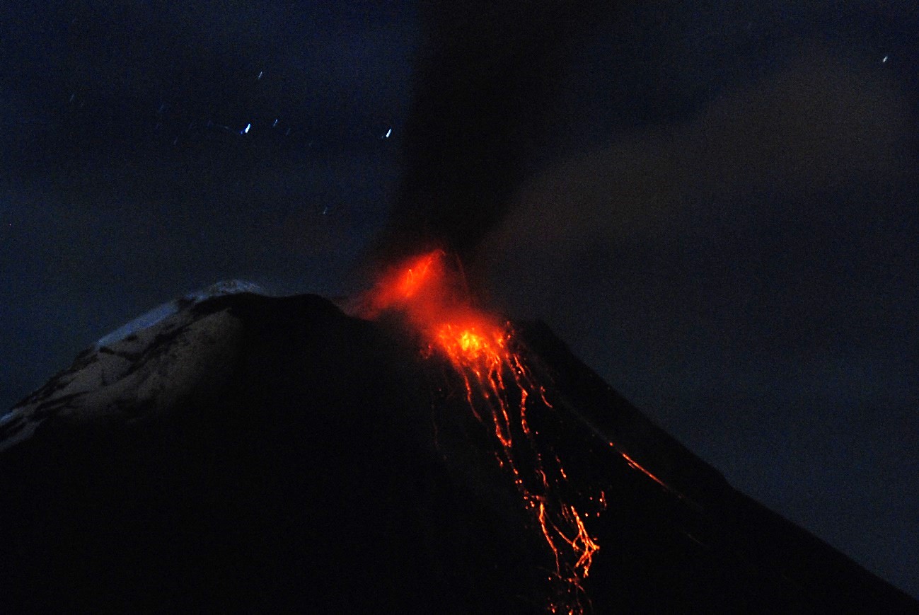 Actividad estromboliana en el Volcán Tungurahua