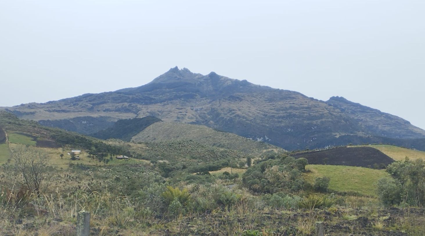 Vigilancia de fuentes termales en el complejo volcánico Chiles - Cerro Negro