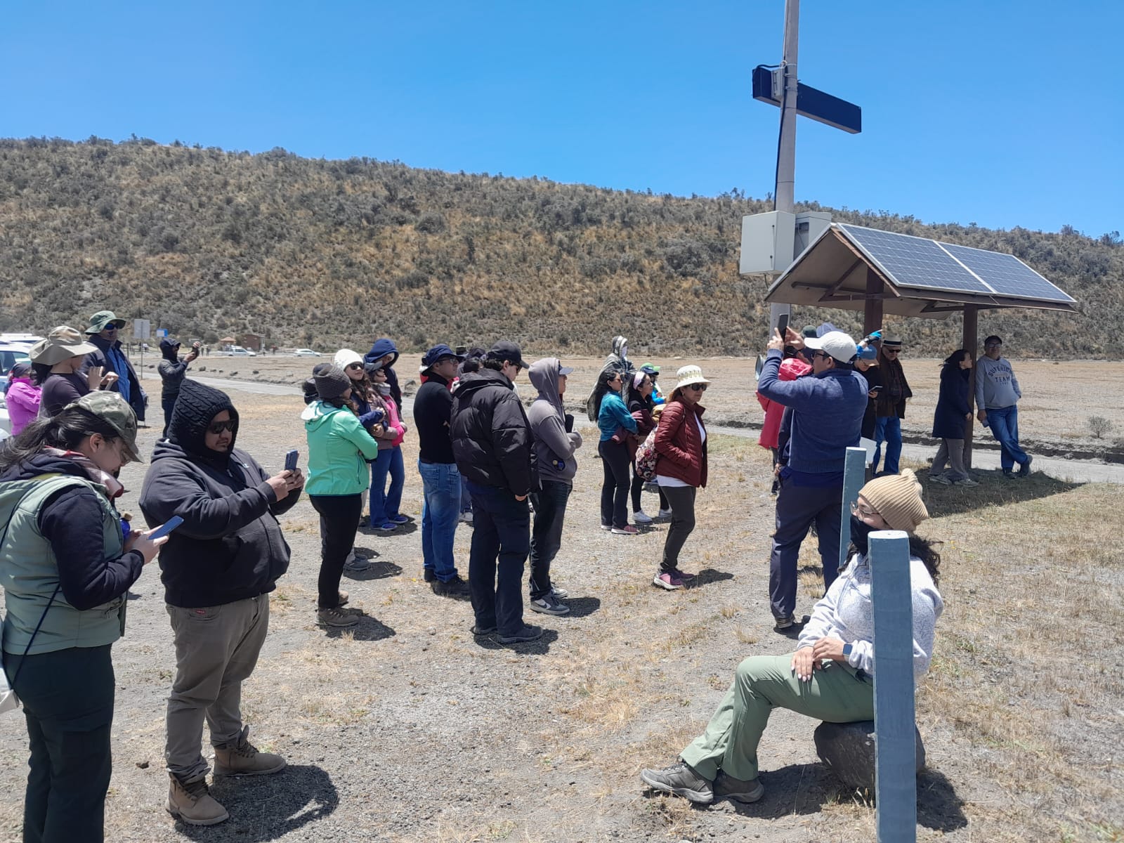 Salida de campo al volcán Cotopaxi en el contexto del evento internacional AmeriGEO 2024 (Quito-Ecuador)