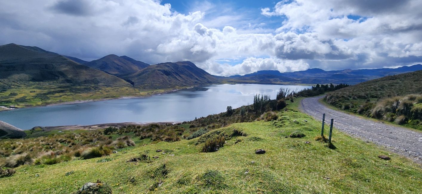 Estudios geológicos en la zona de la laguna de Pisayambo del Parque Nacional Llanganates