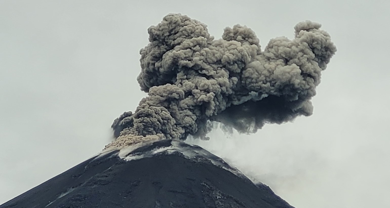 Informe Especial Volcán El Reventador N° 2024-001